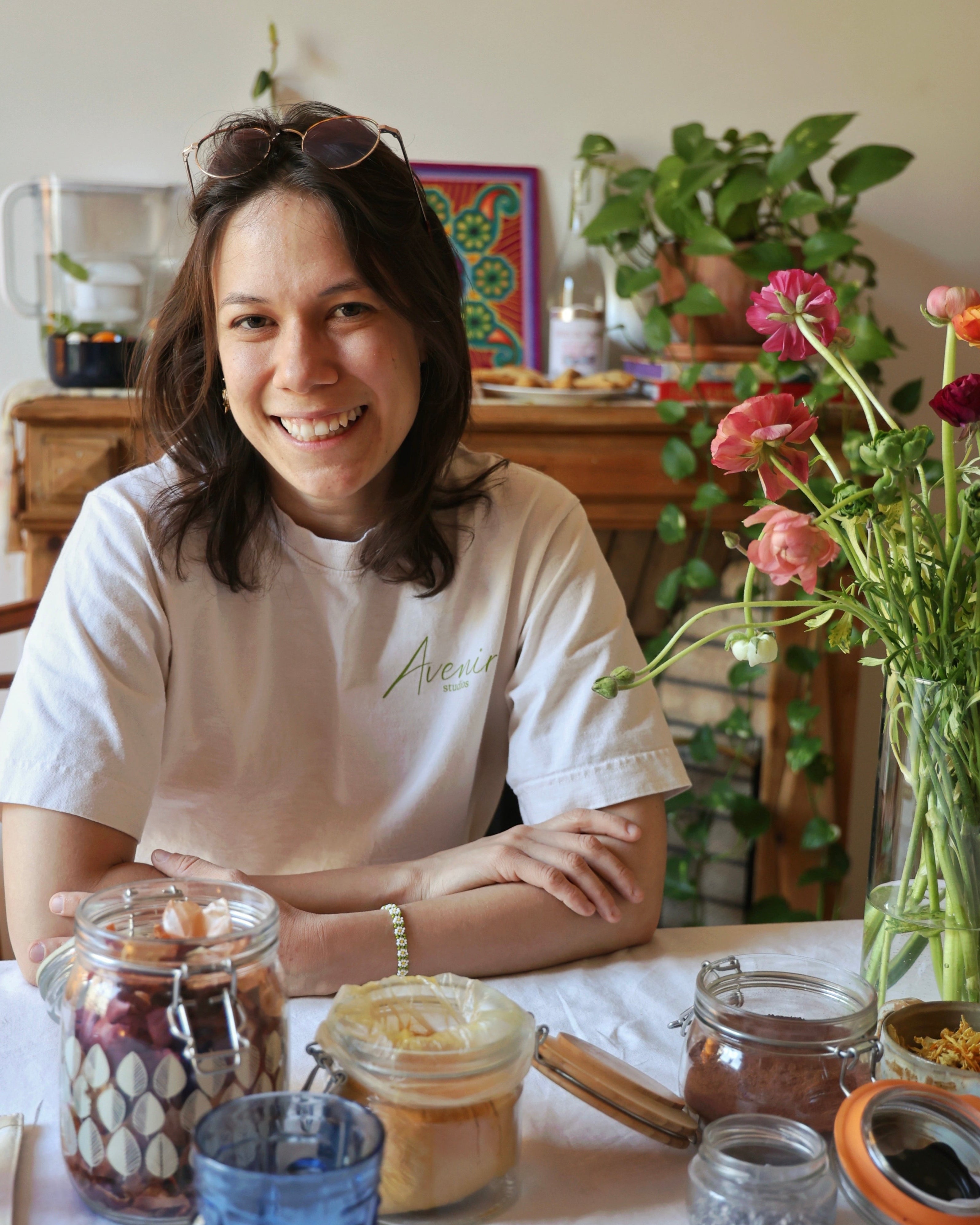 Intimate natural dyeing and ecoprint workshop in Paris — small group learning botanical printing with plant pigments — Florilegium Paris