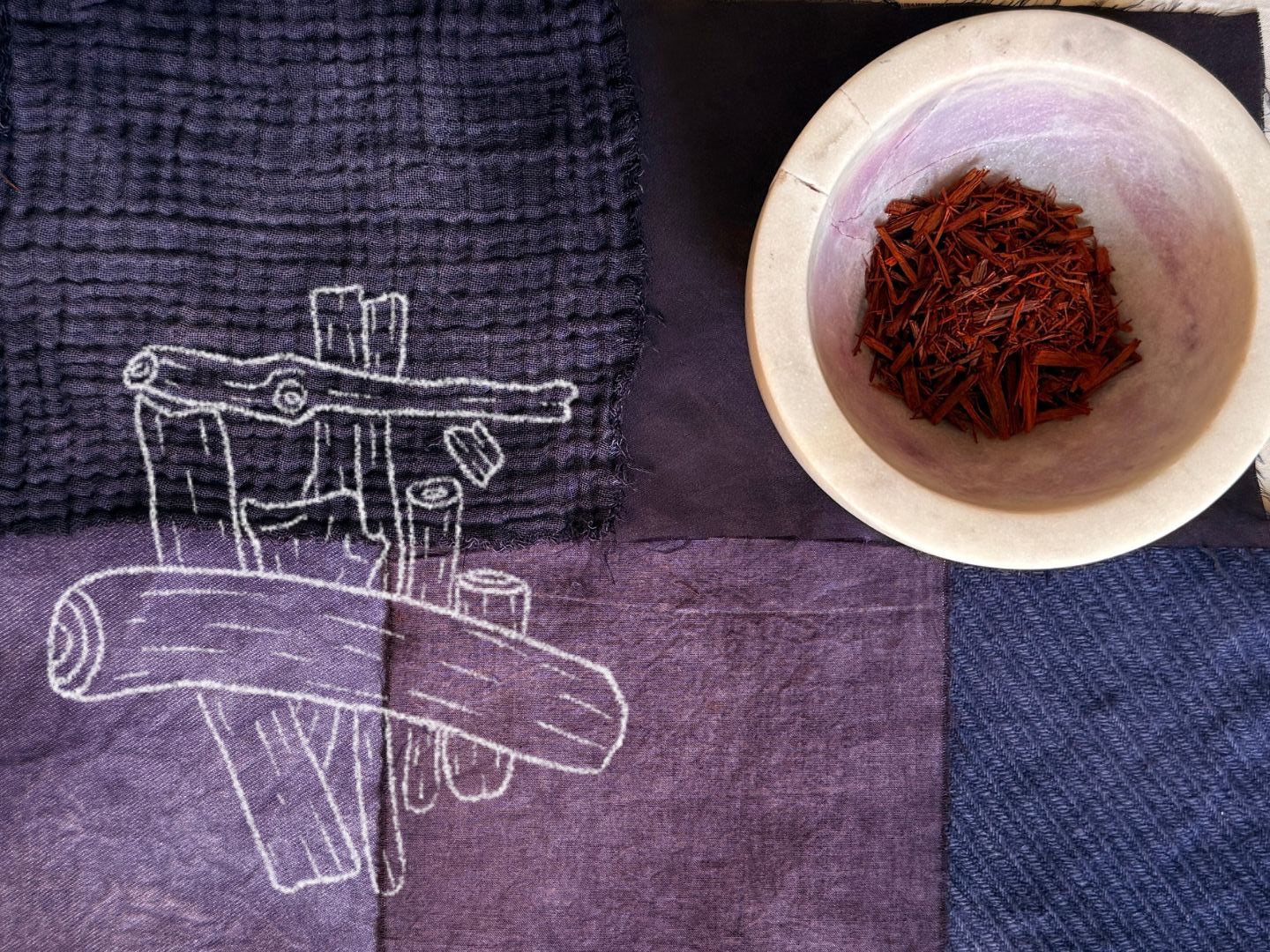 Palo de campeche Logwood samples. Purple violet textiles fabrics naturally dyed with logwood Florilegium Paris